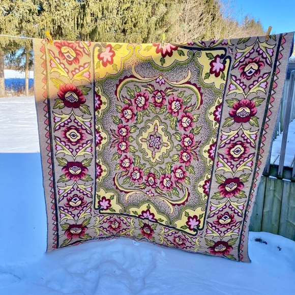 Other - Large 80"x65" Abstract Floral Persian-Style Pattern Throw Blanket